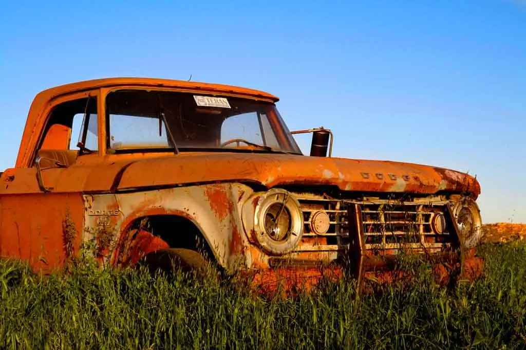 photo of broken down car which is an anology to what the body is like when it lacks vitamin D to perform bodily functions