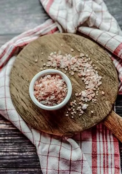 photo of a bowl of pink himalyan sea salt in a bowl. Keto diet for beginners.
