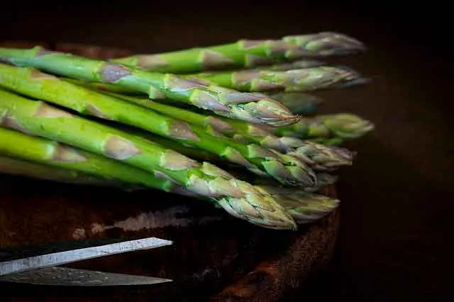 photo of fresh spears of asparagus.
